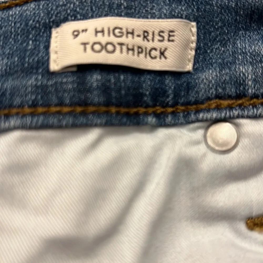 J. Crew 9" high-rise toothpick jean in Arizona Sky wash
Item AJ469 - Picture 7 of 11